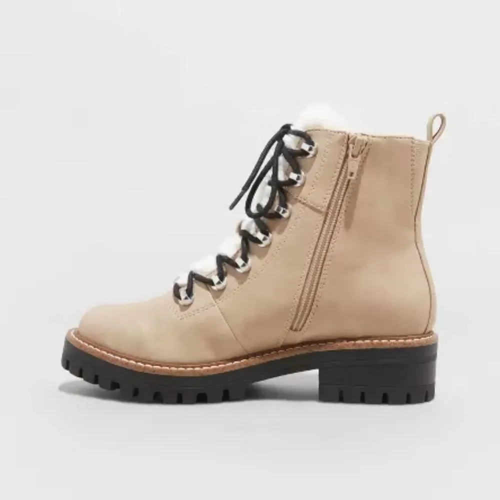 Women's Taupe  Hiking Ankle Boots sz 9